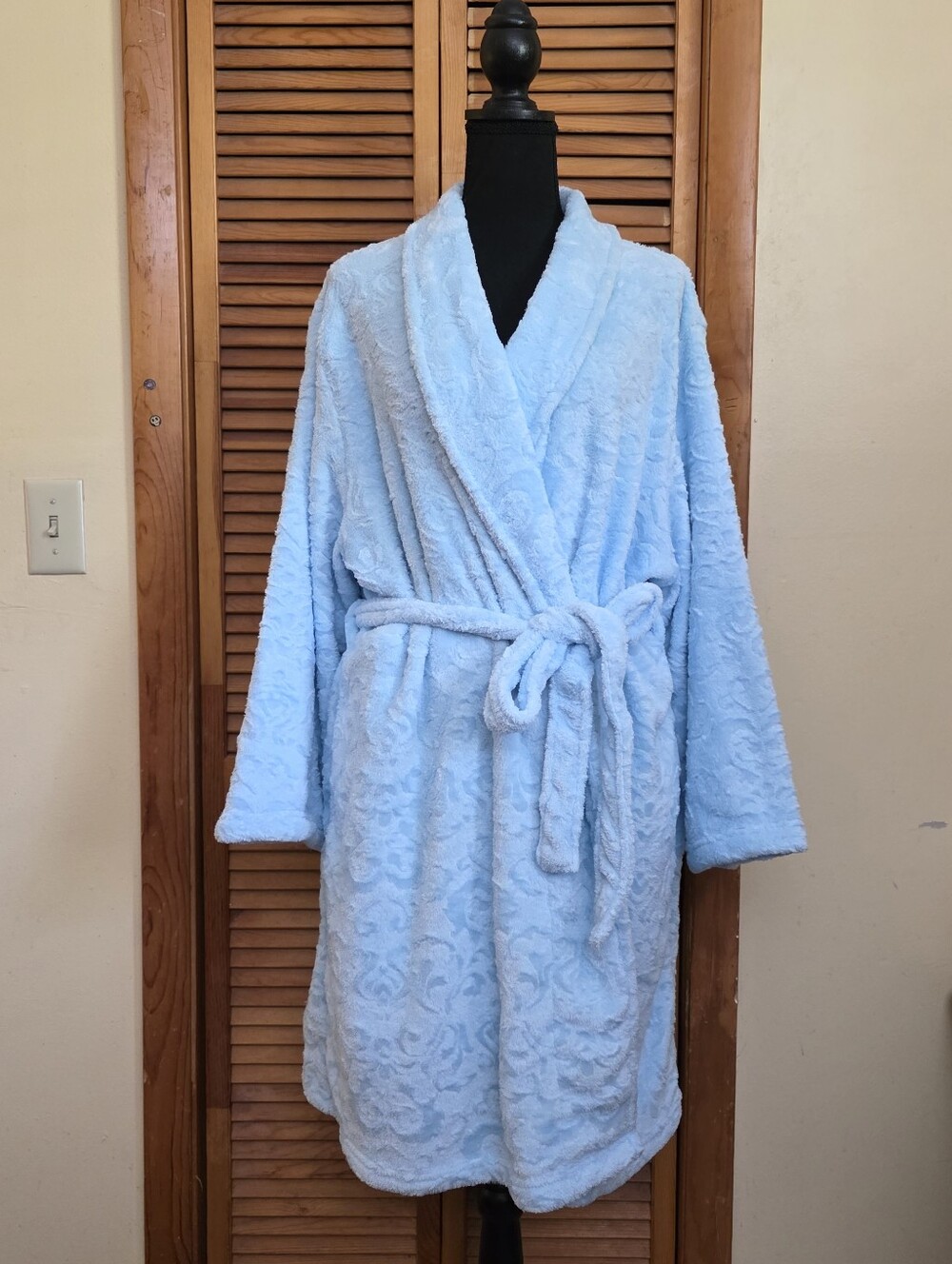 NWT Avenue Body Women's Plush Wrap Robe Size 18/20